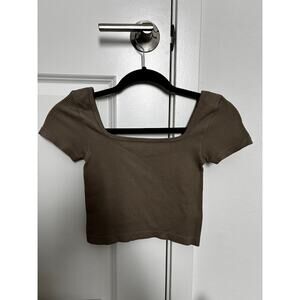 NewMix Classic Lot of 2 Crop Ribbed Knit Scoop Sleeved tops Brown top Green top